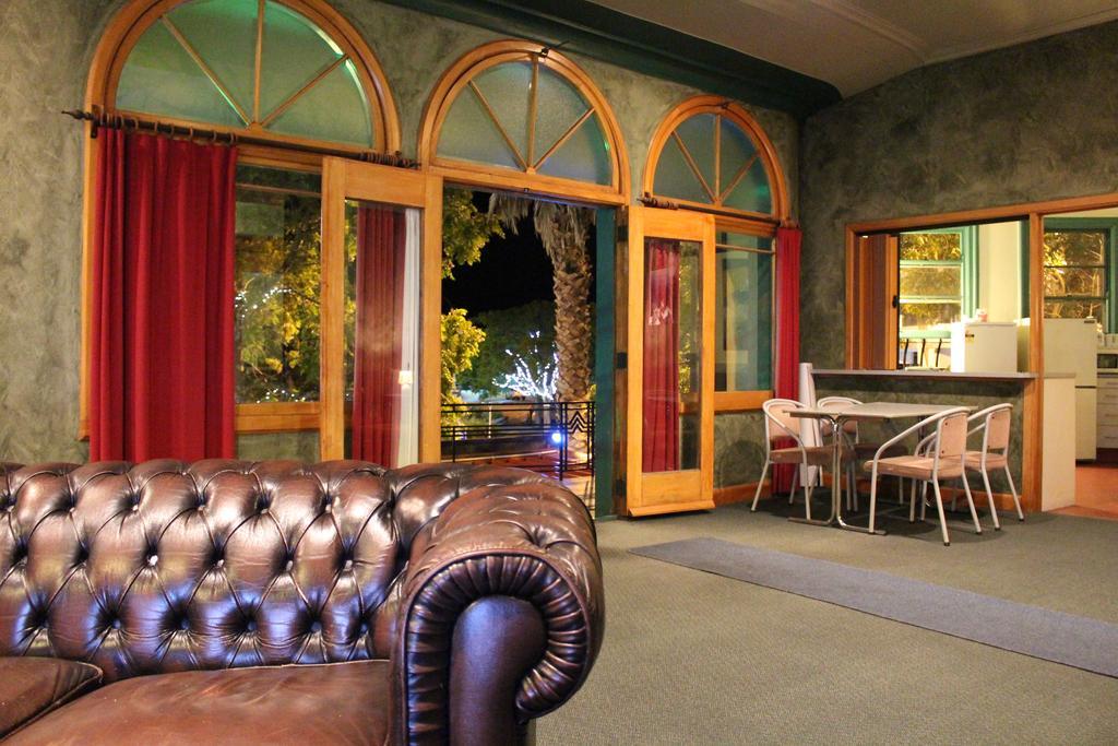 Whakatane Hotel Экстерьер фото