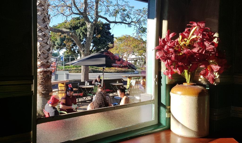 Whakatane Hotel Экстерьер фото