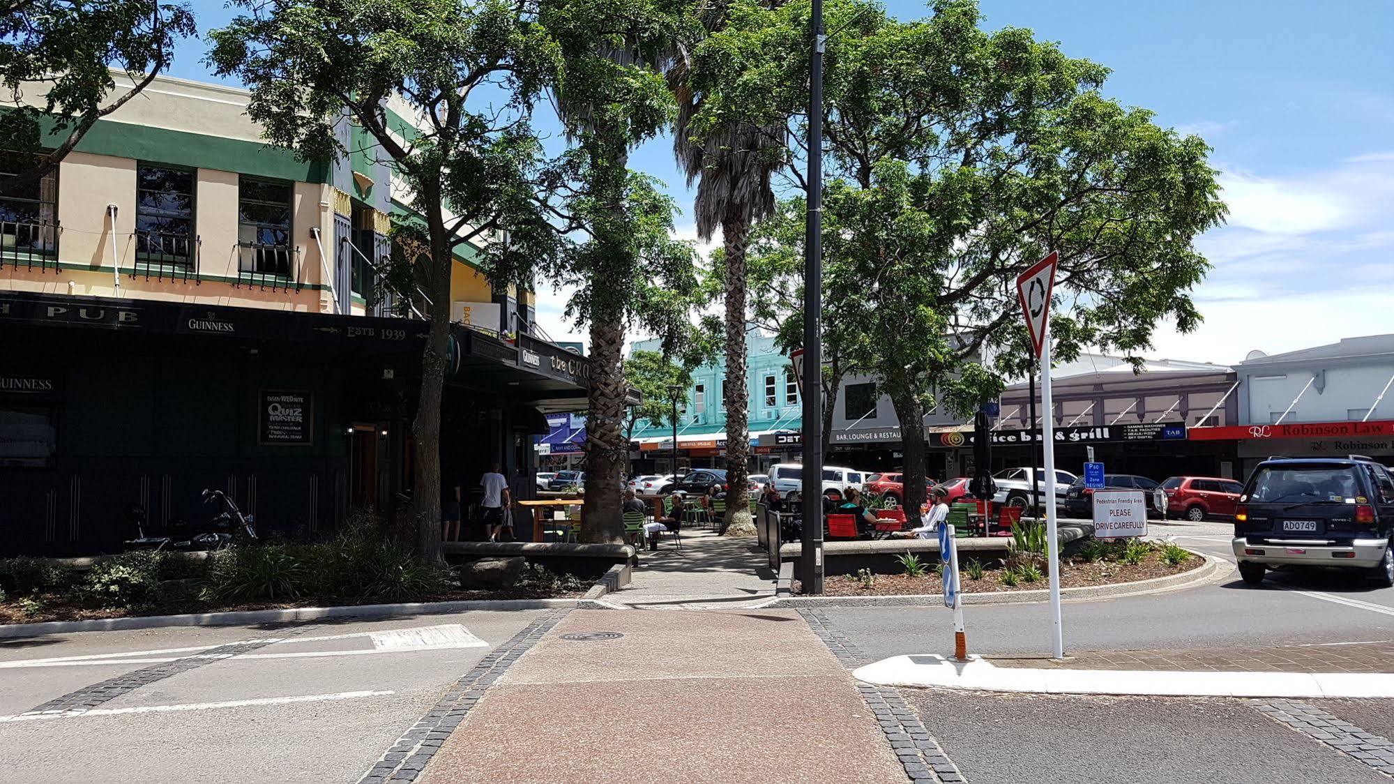 Whakatane Hotel Экстерьер фото