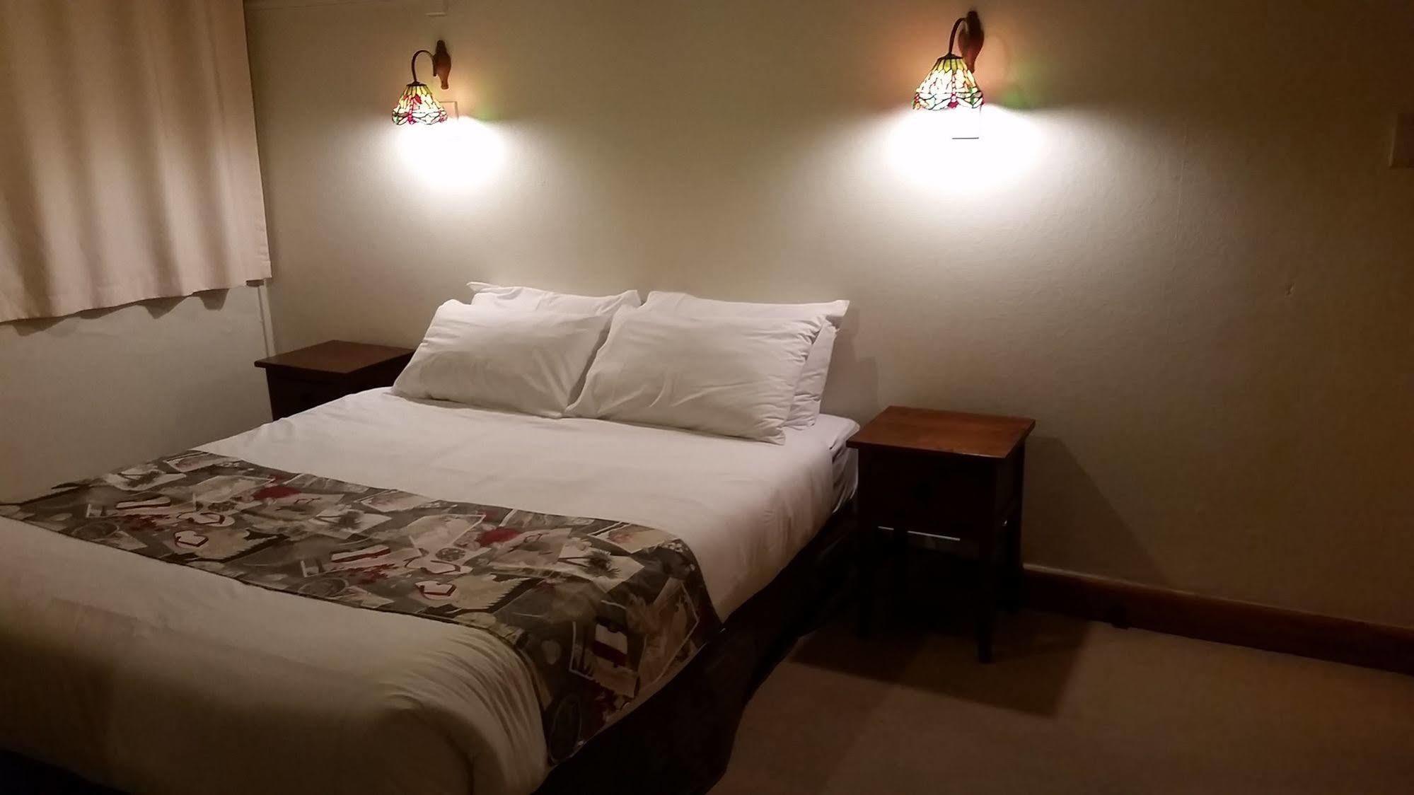 Whakatane Hotel Экстерьер фото