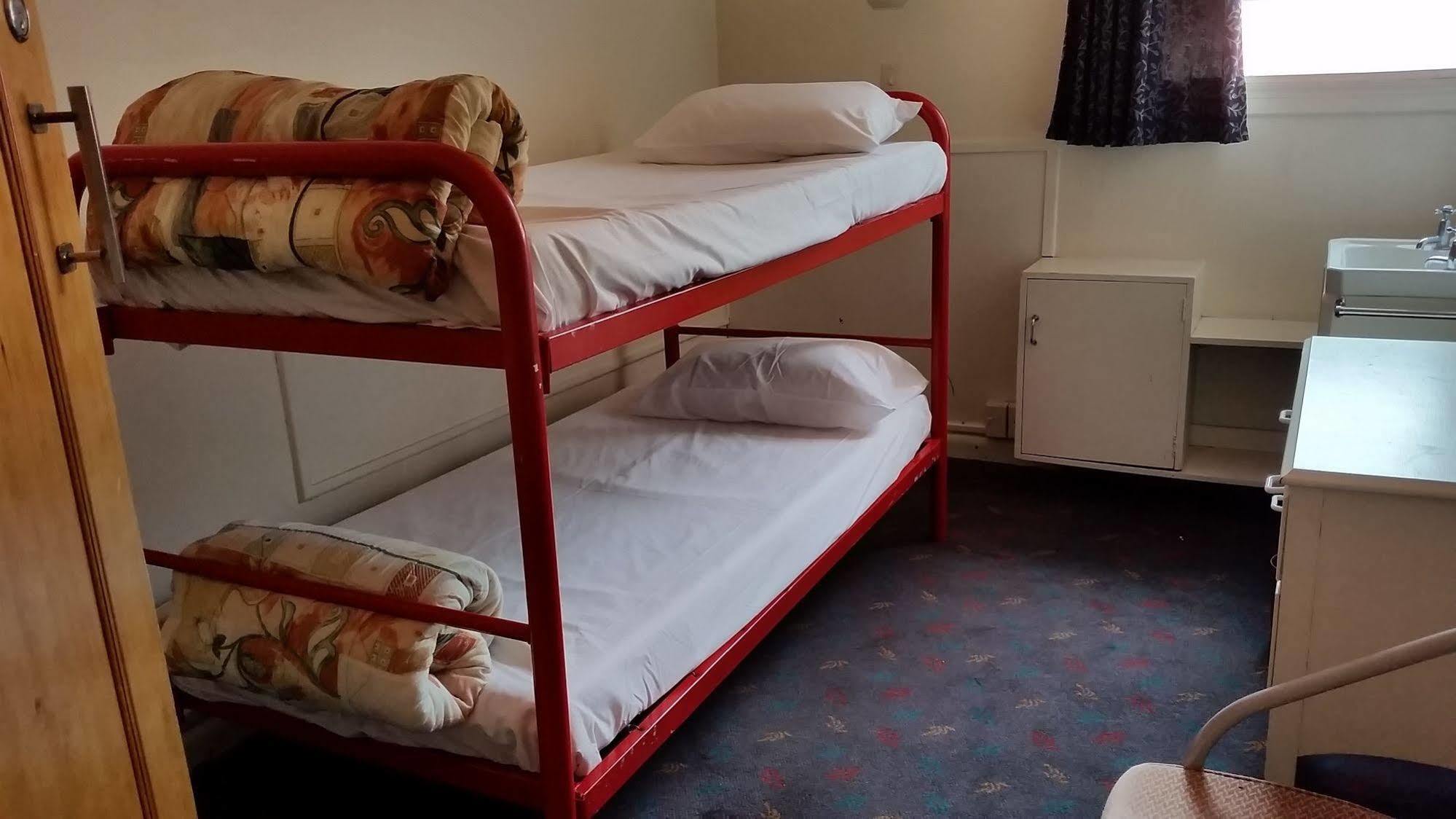 Whakatane Hotel Экстерьер фото